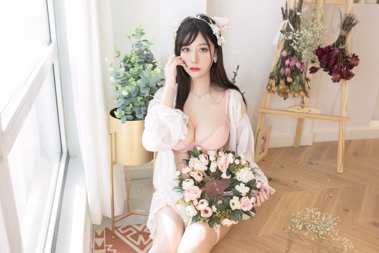 网络美女猫九酱Sakura粉色内衣傲人豪乳花仙子主题性感写真