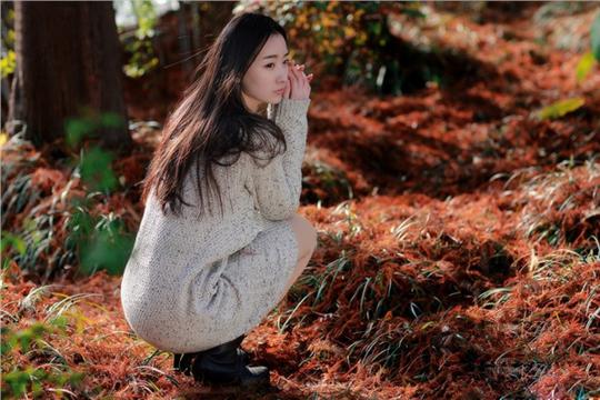 清纯美女冬日田园写真