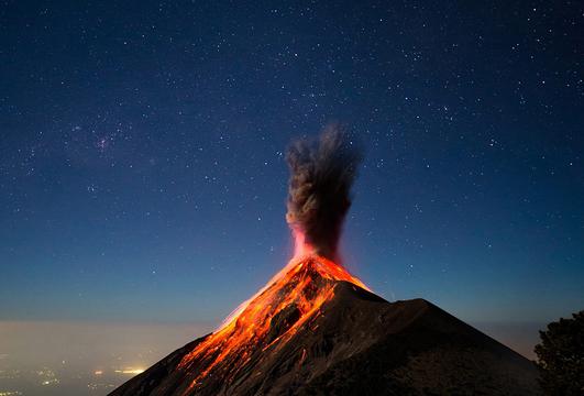 富埃戈火山喷发