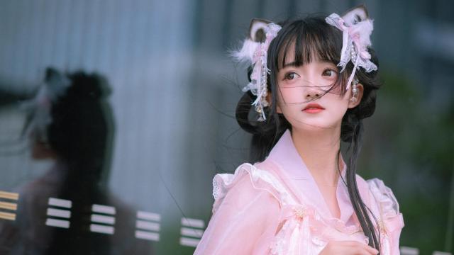 猫耳Lolita少女粉嫩甜美户外写真