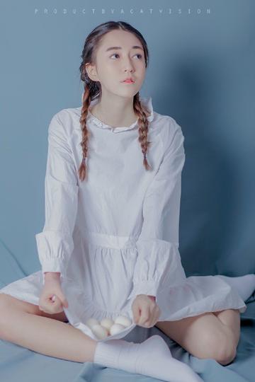 玩鸡蛋的清纯可爱美少女