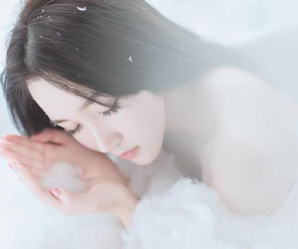 清新养眼的唯美女生性感写真