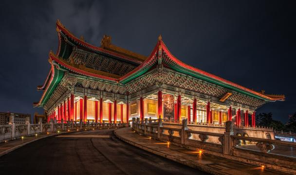 夜晚的国家大剧院