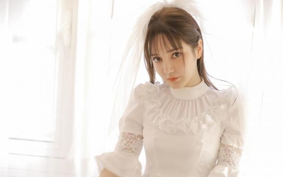 极品美女性感唯美纯白婚纱甜美私房写真