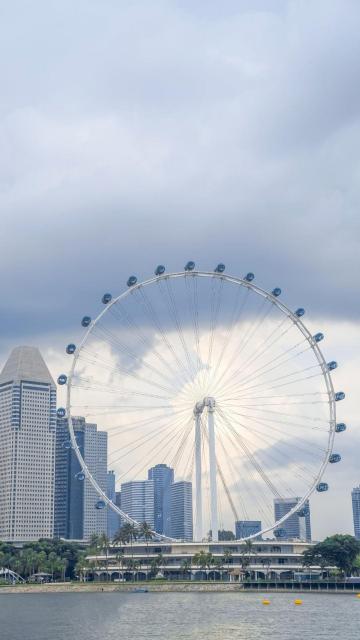 摩天轮清新迷人海边风景