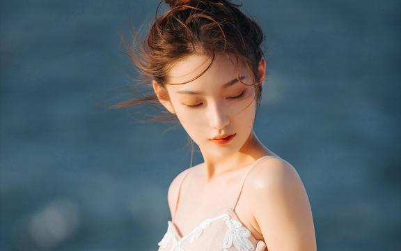 海边性感薄纱吊带美女清纯妩媚唯美写真