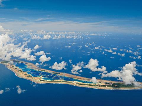 湛蓝海岸线