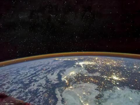 从太空拍的北京夜景